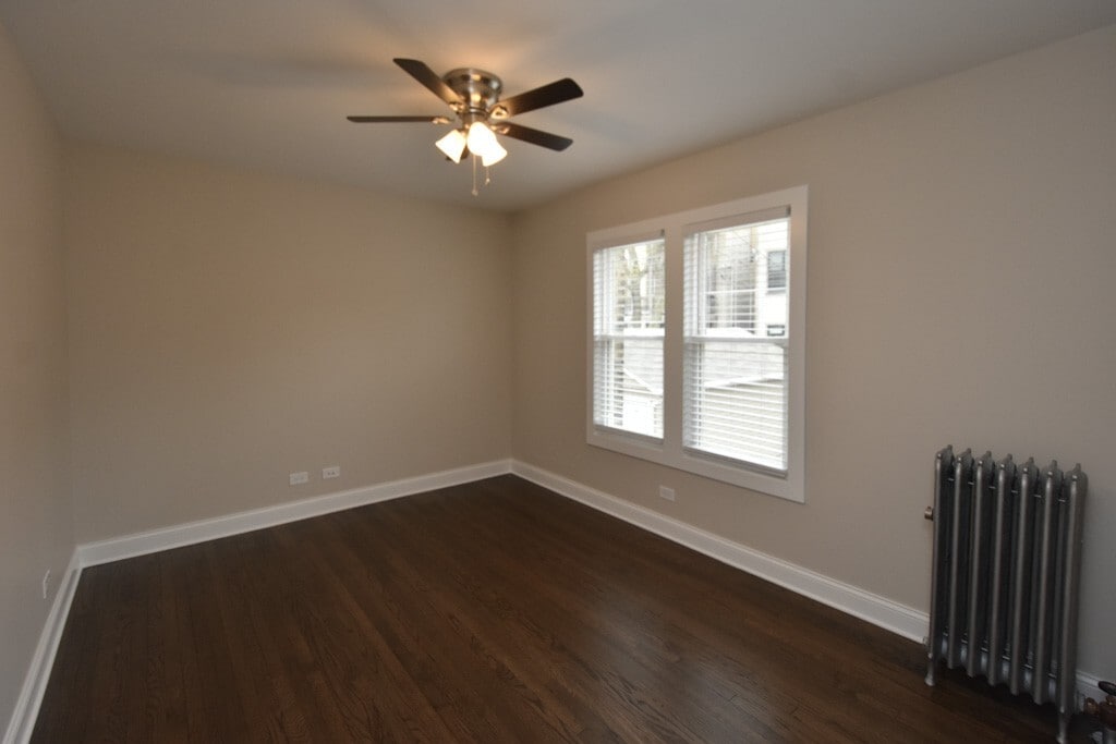 Building Photo - 1434 W Farragut Ave