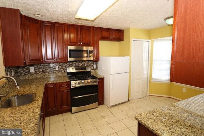 Building Photo - 3312 Hibiscus Ct