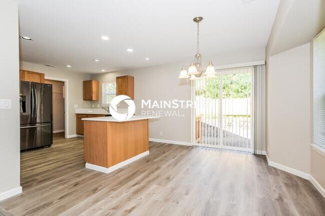 Building Photo - 3 Bedroom Pet-Friendly Home in Graham, WA with Main Street Renewal
