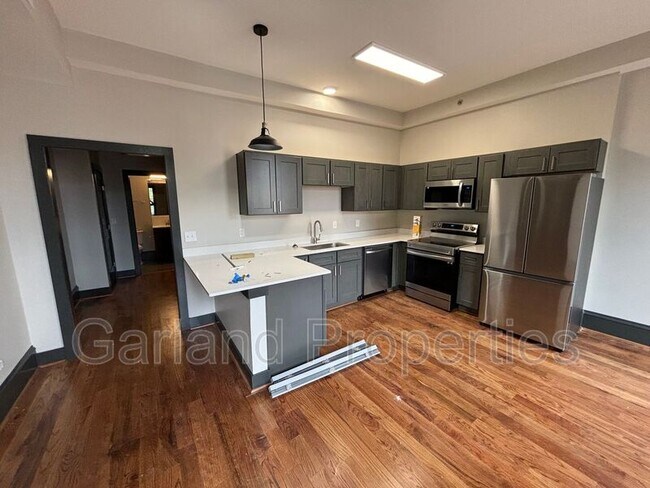 Building Photo - 73 W Main St