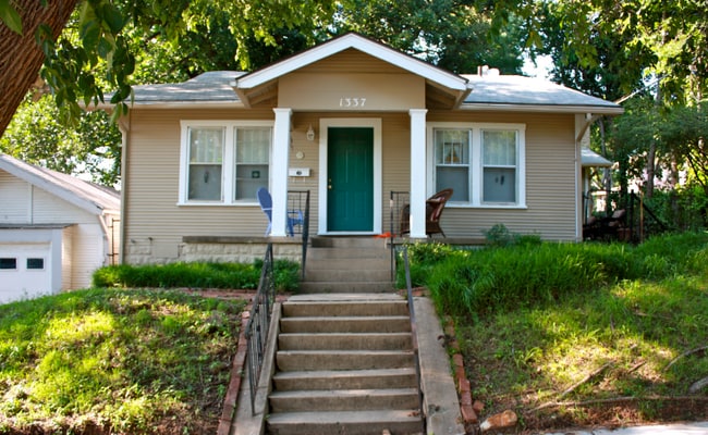 Building Photo - 1337 E 17th Pl