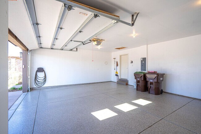 Building Photo - 6928 Summerwind Ct