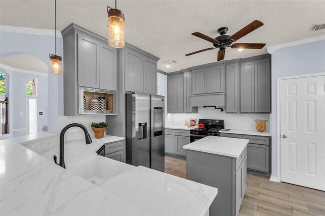 Building Photo - 30114 Thorsby Dr