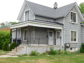 Building Photo - Newly Remodeled 1st Floor Apartment Near Downtown Mt Clemens