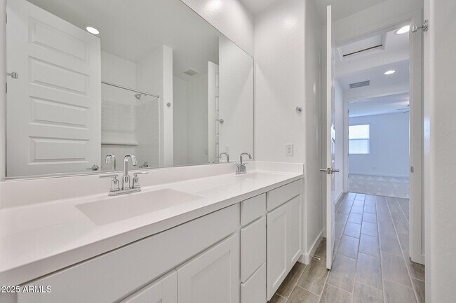 Building Photo - 17368 W Smoketree Dr