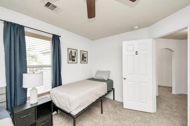 Building Photo - 11754 Green Coral Drive