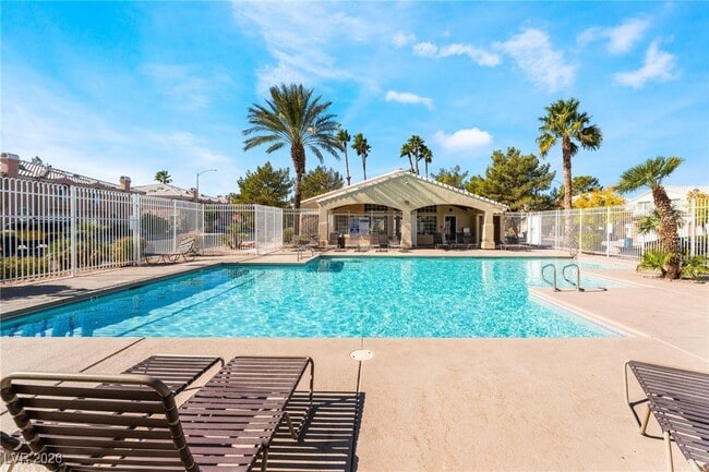 Building Photo - 8449 Majestic View Ave