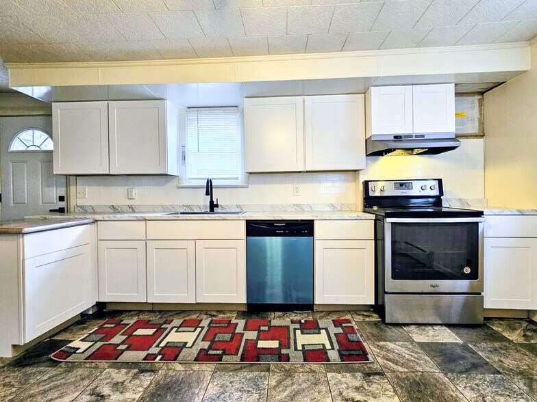 Building Photo - 103 Lincoln Ave