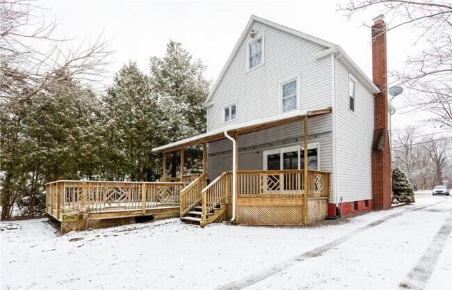 Building Photo - 230 W 39th St