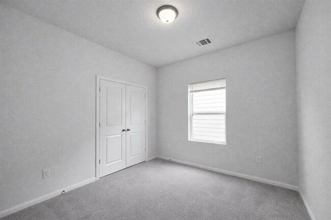 Building Photo - 511 Pulitzer Dr