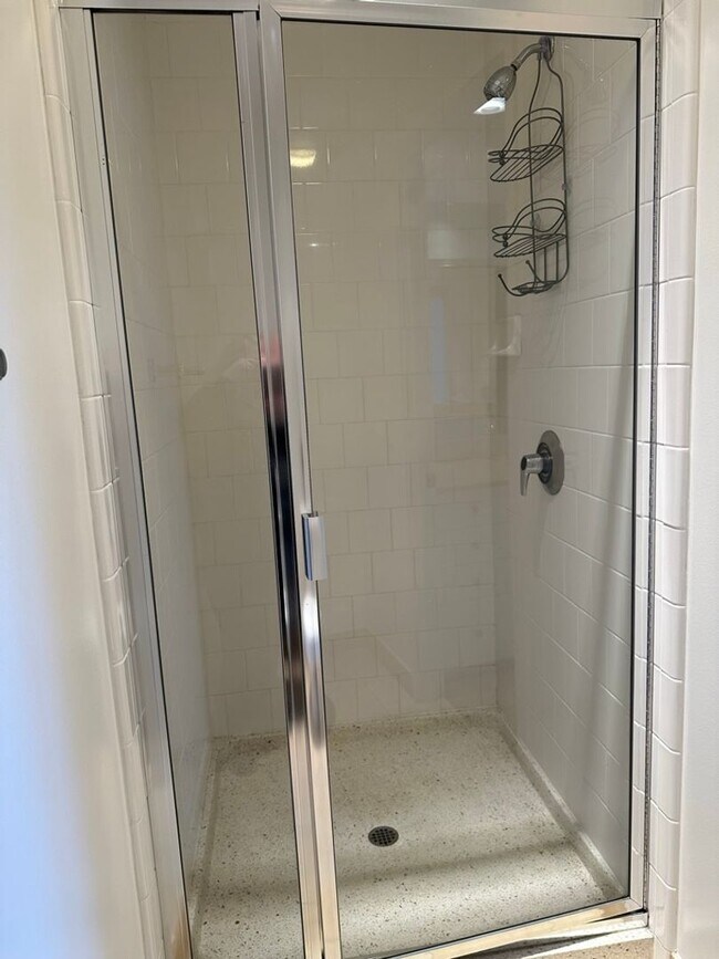 Building Photo - Epic REA: Fabulous 2 BR/2 BA South Beach C...