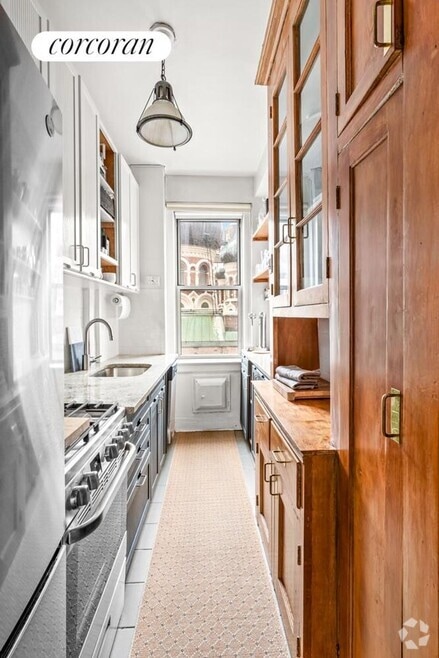 Building Photo - 16 E 98th St