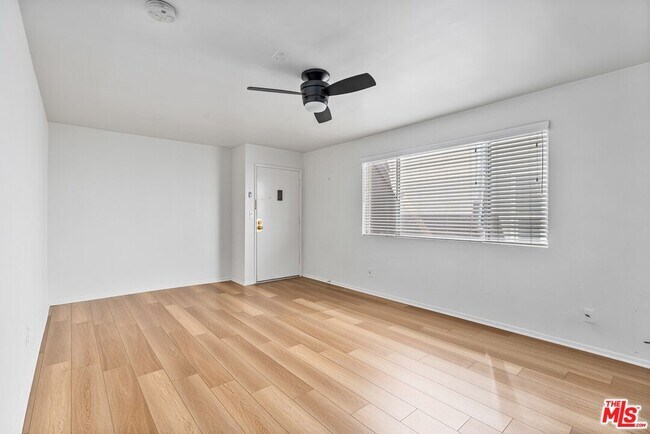 Building Photo - 122 Buccaneer St