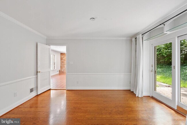 Building Photo - 7732 Canal Ct