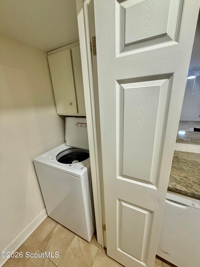 Building Photo - 227 Walmar Grove