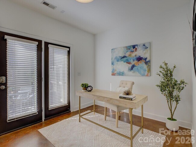 Building Photo - 636 Garden District Dr