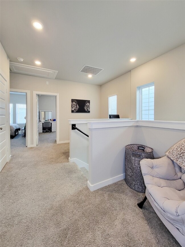 Building Photo - 710 Seafoam Ln