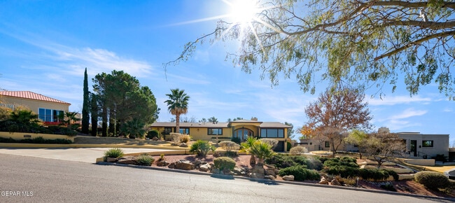 Building Photo - 6204 Pinehurst Dr