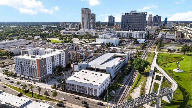 Building Photo - 62 W Colonial Dr