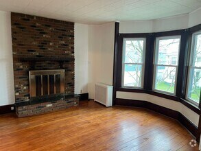 Building Photo - 2 Bedroom Apartment