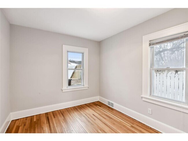 Building Photo - 238 8th Ave N
