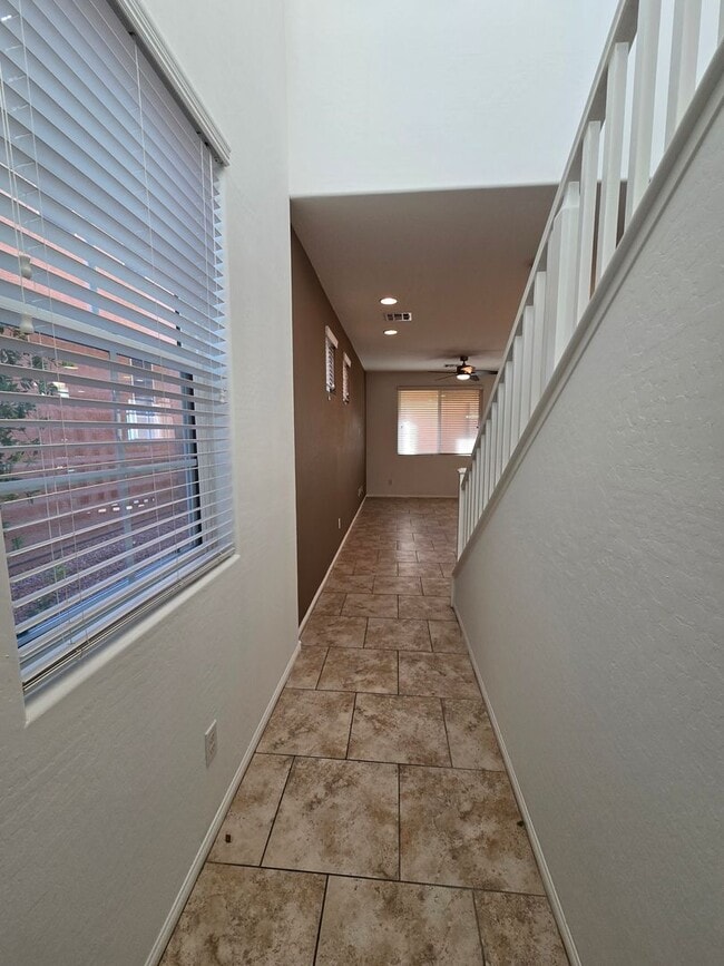 Building Photo - 3 BEDROOM, 2 1/2 BATHROOM, 2 STORY HOME in NW Las Vegas!!!