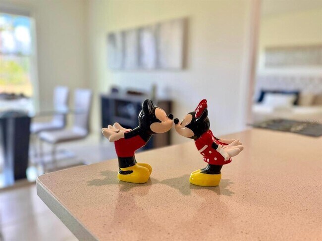 Building Photo - 17132 Edgemont Ln