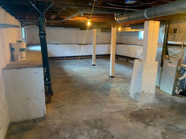 Building Photo - Recently Updated