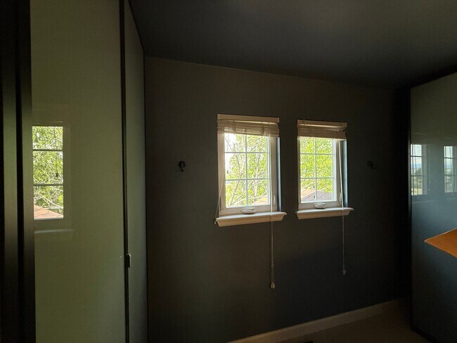Building Photo - Your Colorado Oasis Awaits! 4 Bed, 3.5 Bath Home with Modern Amenities next to open space