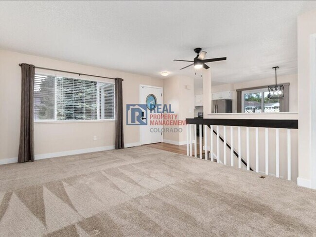 Building Photo - 1424 S Sierra Dr