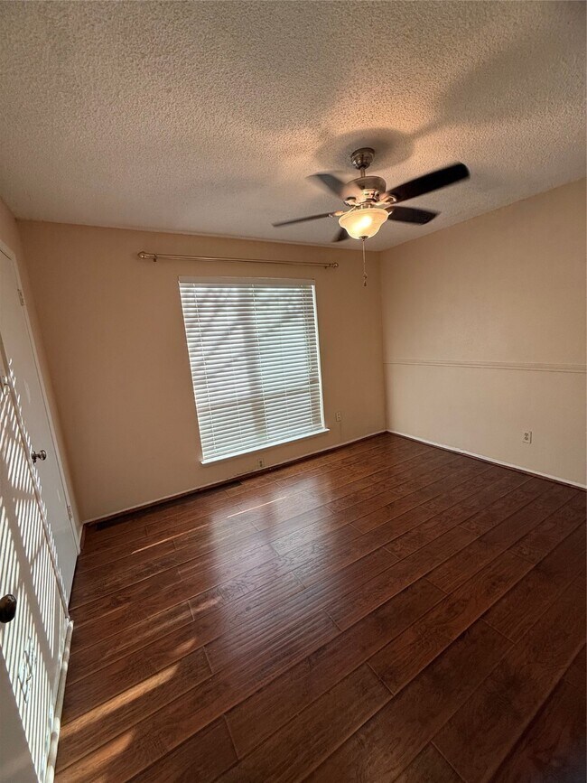 Building Photo - 4027 Summit Valley Dr