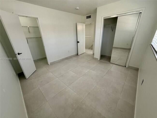 Building Photo - 20 SW 108th Ave