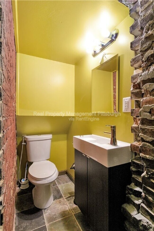 Building Photo - 297 42nd St