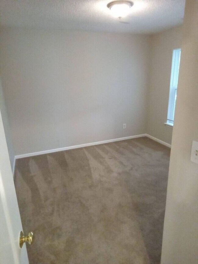 Building Photo - Great Home Close To Historical Downtown Matthews!