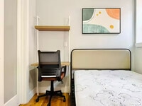 Building Photo - Furnished room/NOT APARTMENT