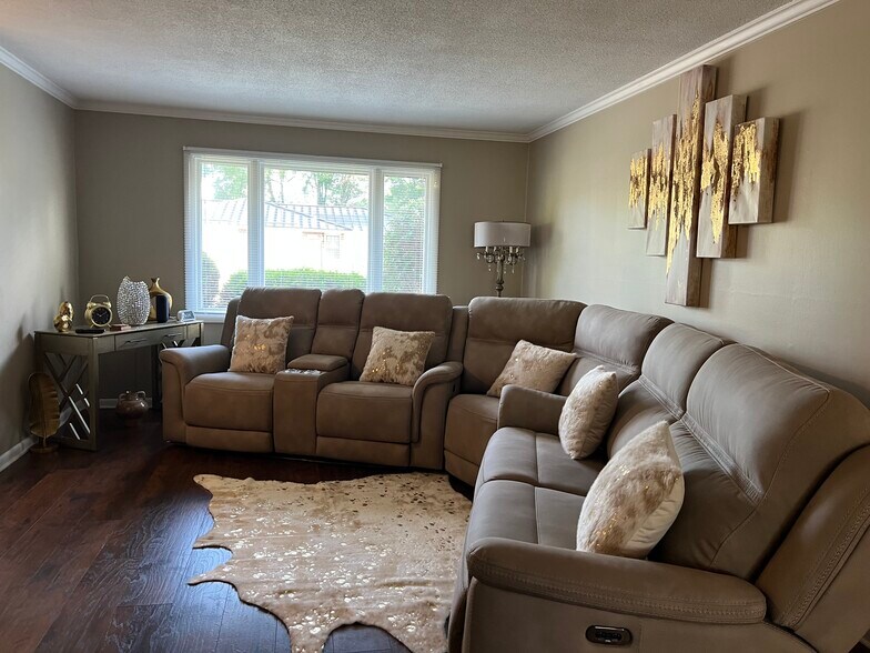 Living Room - 14214 W Heather Ln