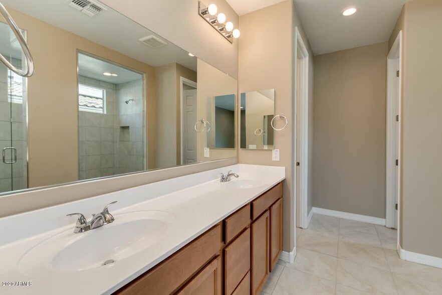 Building Photo - 17695 W Buchanan St