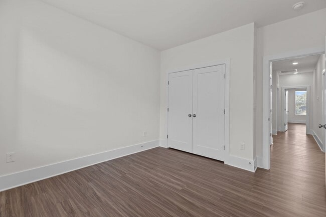 Building Photo - Gorgeous New Construction!  Updated Kitche...