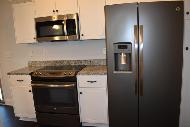 Building Photo - 119 Oliver Hardy Ct