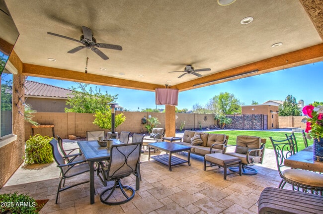 Building Photo - 3016 N Glenview