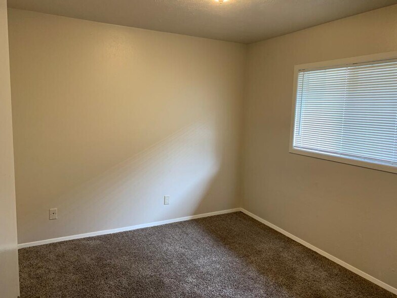 Bedroom 1 - 1712 E Cataldo Ave
