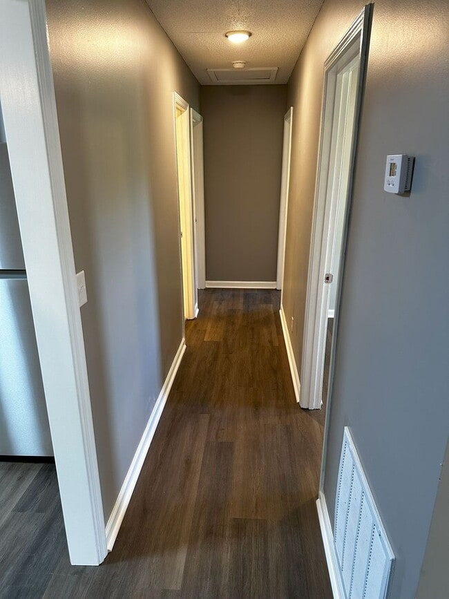 Building Photo - 3 Bedroom Home with Wooded Lot