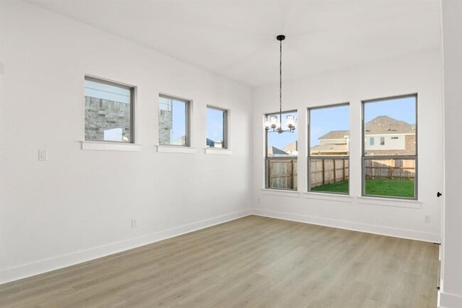 Building Photo - 373 Hollister Dr