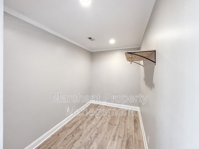 Building Photo - 317 Hunter Rd