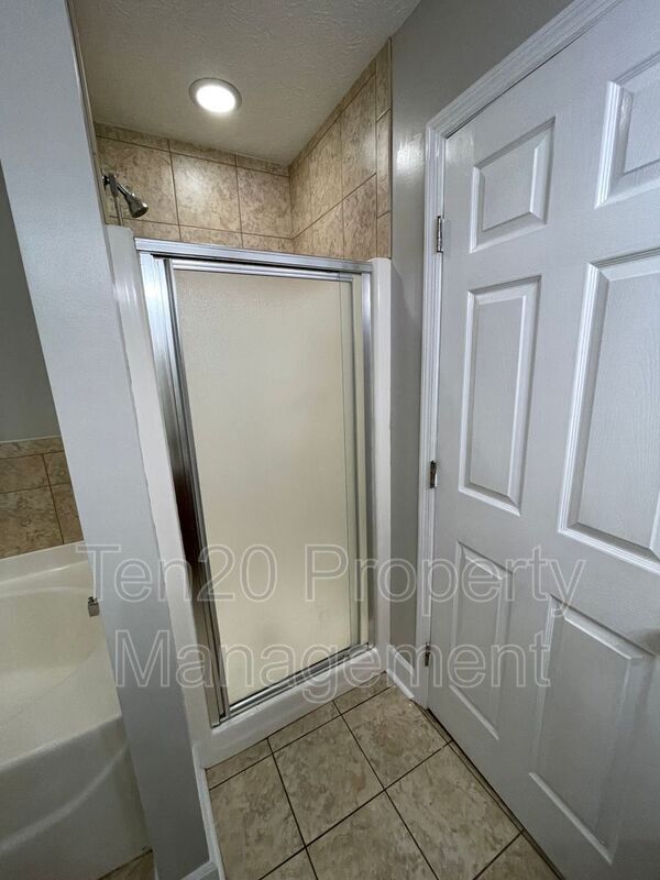 Building Photo - 4508 Auburn Rd