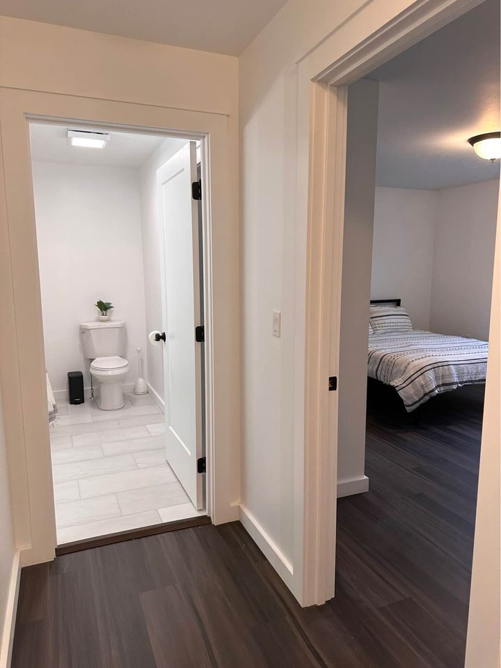 full bath - 137 Lebanon Rd