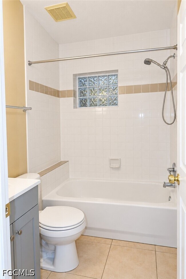 Building Photo - 610 SW 47th St