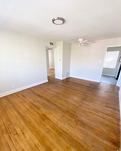 Building Photo - 1445 Nightingale Rd