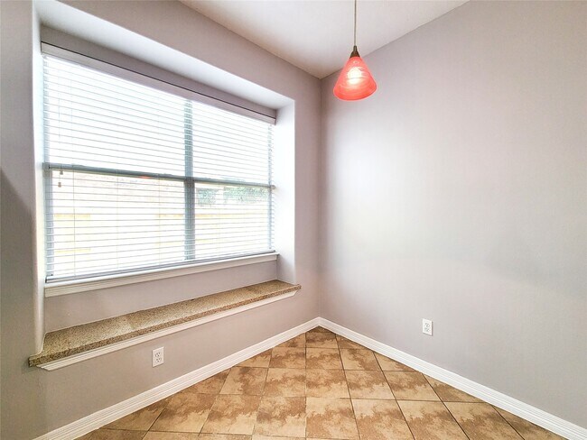 Building Photo - 17207 Mossbriar Ln