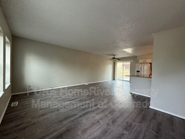 Building Photo - 7140 Poteae Dr